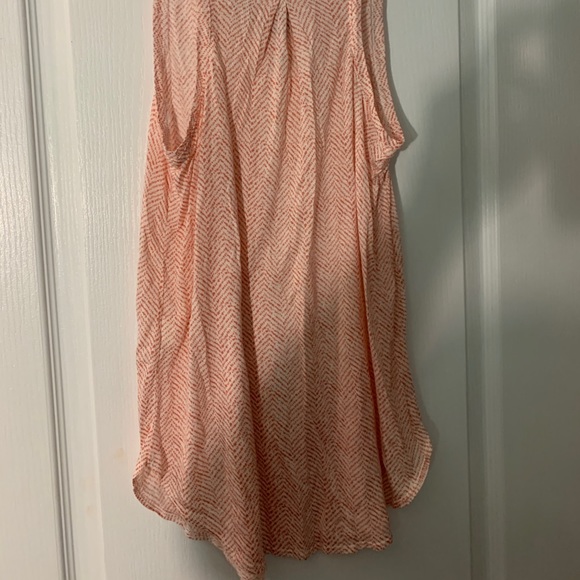 Nwt xs sleeveless shirt. - Picture 2 of 2